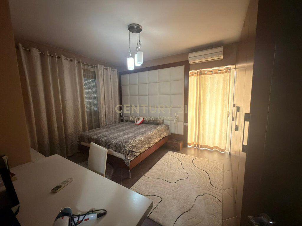 Apartament 3+1+2 Në Shitje në Rruga Mine Peza, Tiranë !
