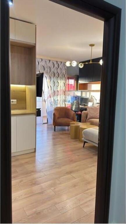 Apartament 2+1 i mobiluar