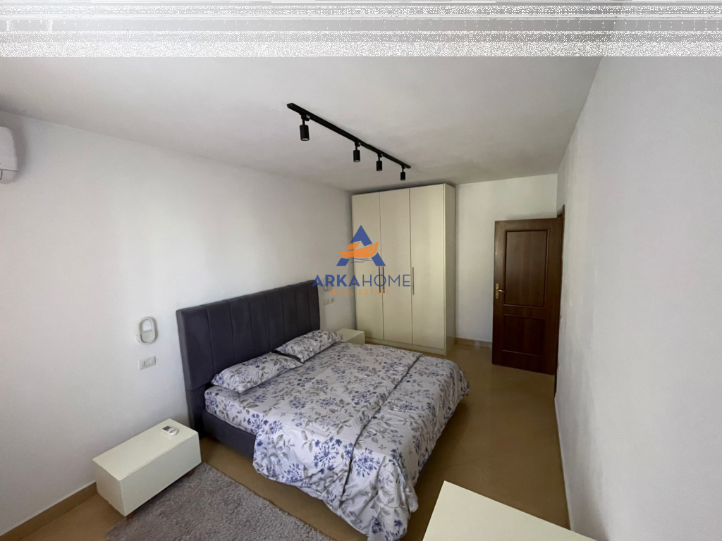 AFFITTASI APPARTAMENTO 2+1+ BALCONE "BULEVARDI ZOGU I PARE " 800 EURO