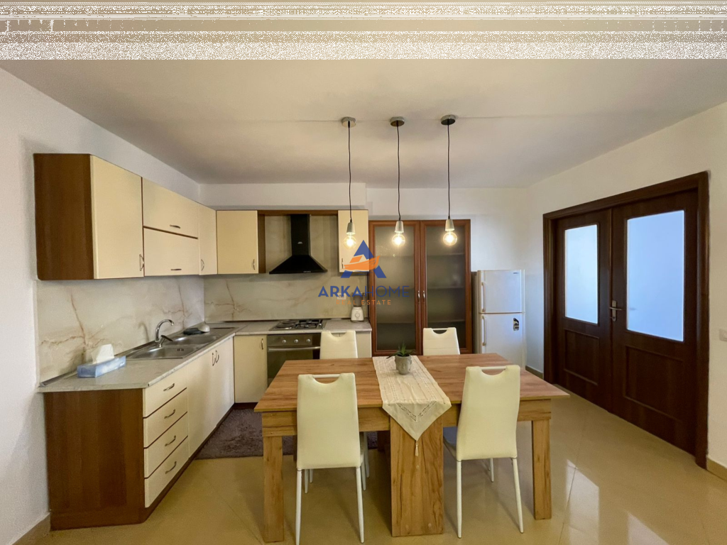 AFFITTASI APPARTAMENTO 2+1+ BALCONE "BULEVARDI ZOGU I PARE " 800 EURO