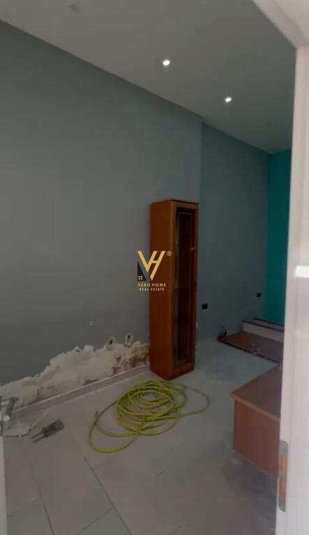SHOP FOR RENT 120 M2 ON DIBRA STREET 50,000 LEKE