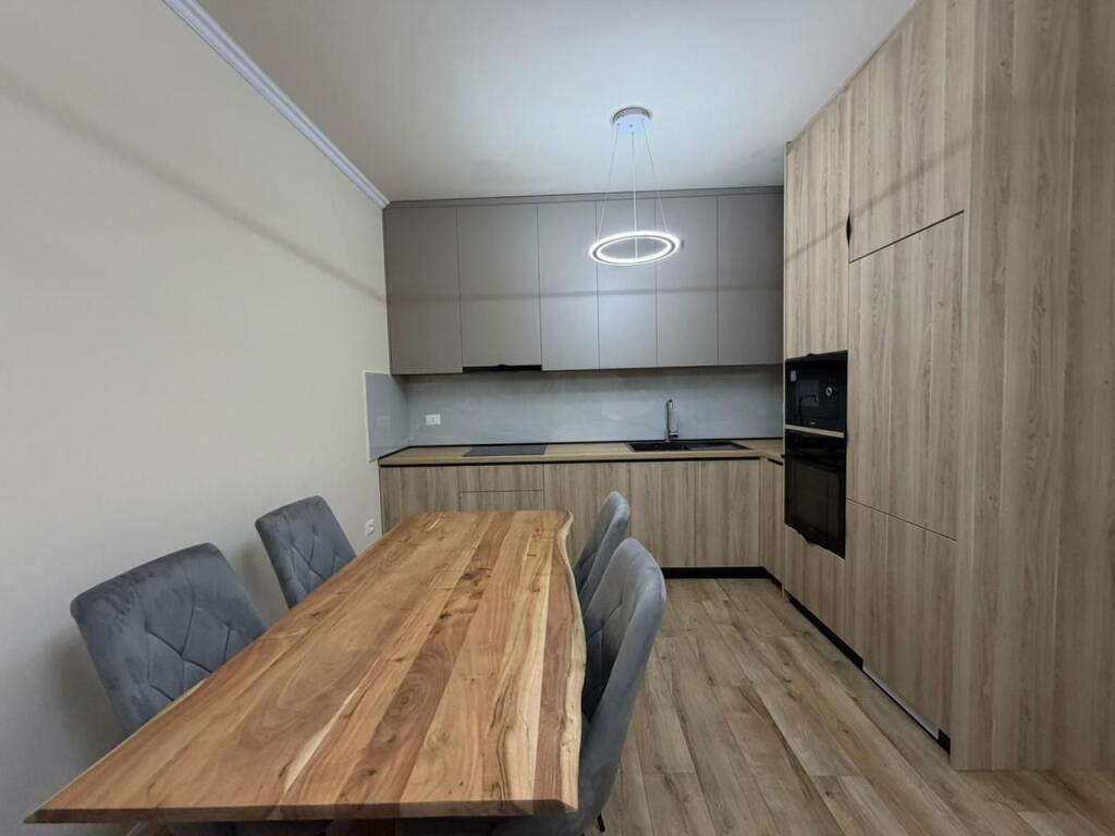 Apartment 1+1 for rent at Montesori School near Liqeni i Thate.