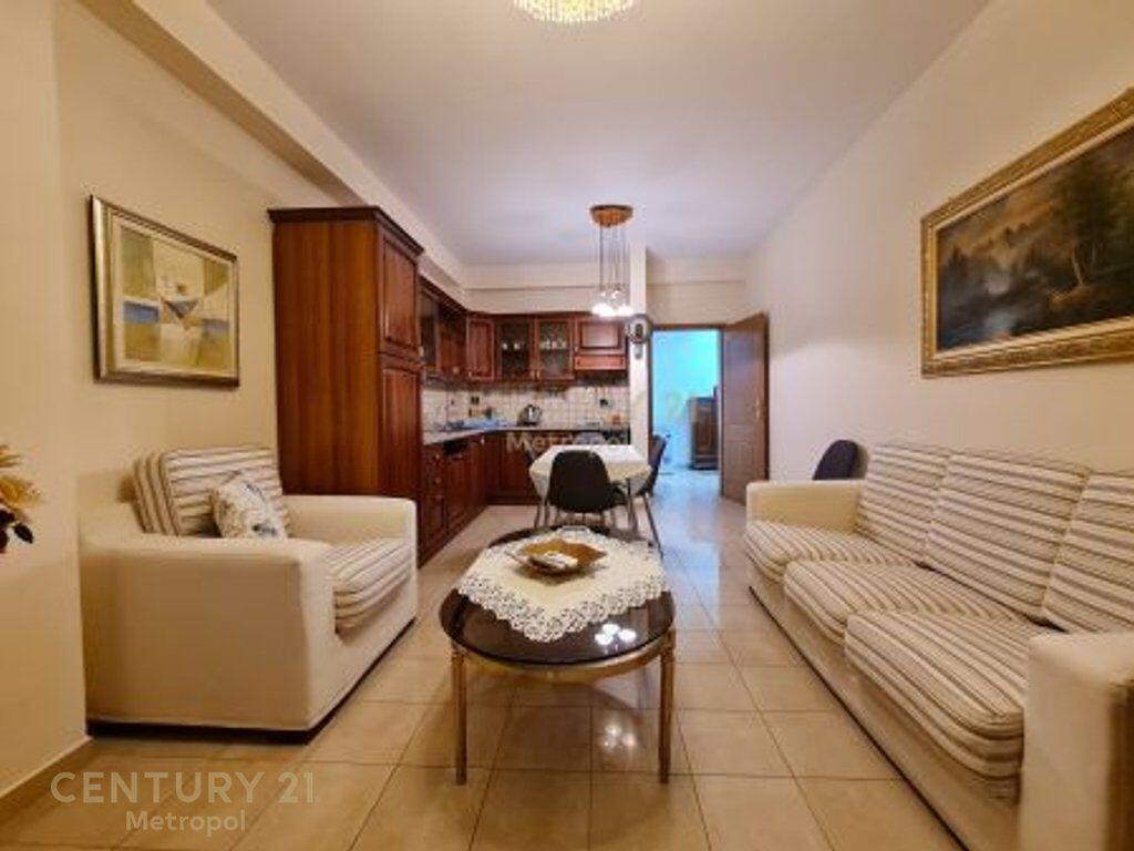 APARTMENT FOR RENT 1+1 ON BRIGADA 8-ISH STREET BLOK!

