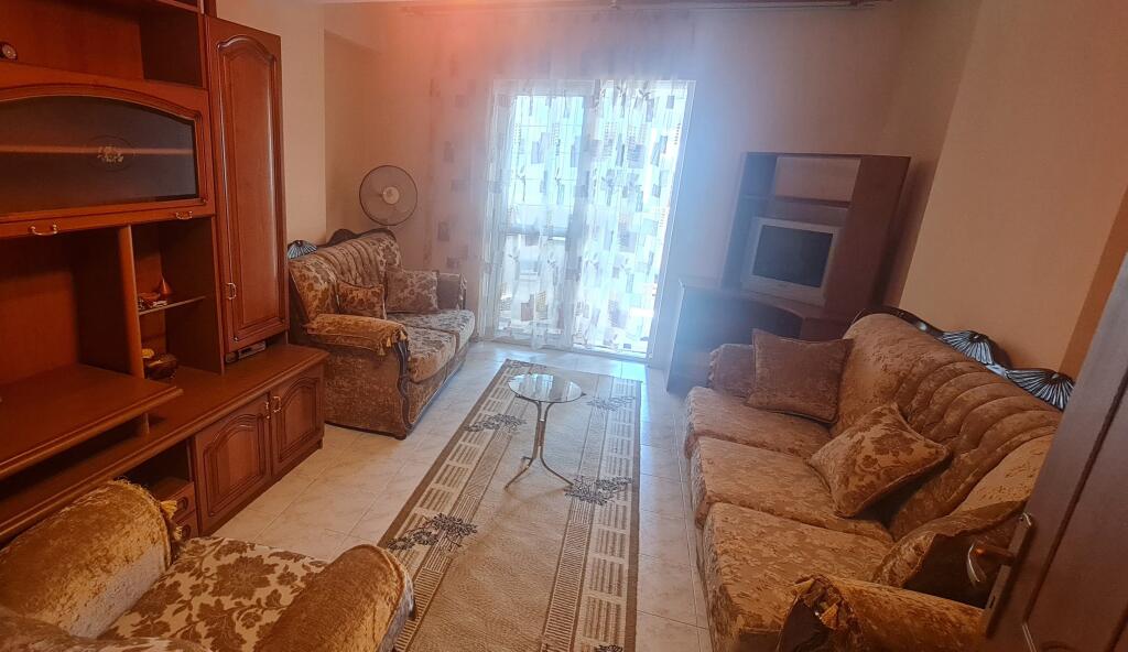 Affittasi appartamento 3+1 in via Dritan Hoxha vicino a ZKM