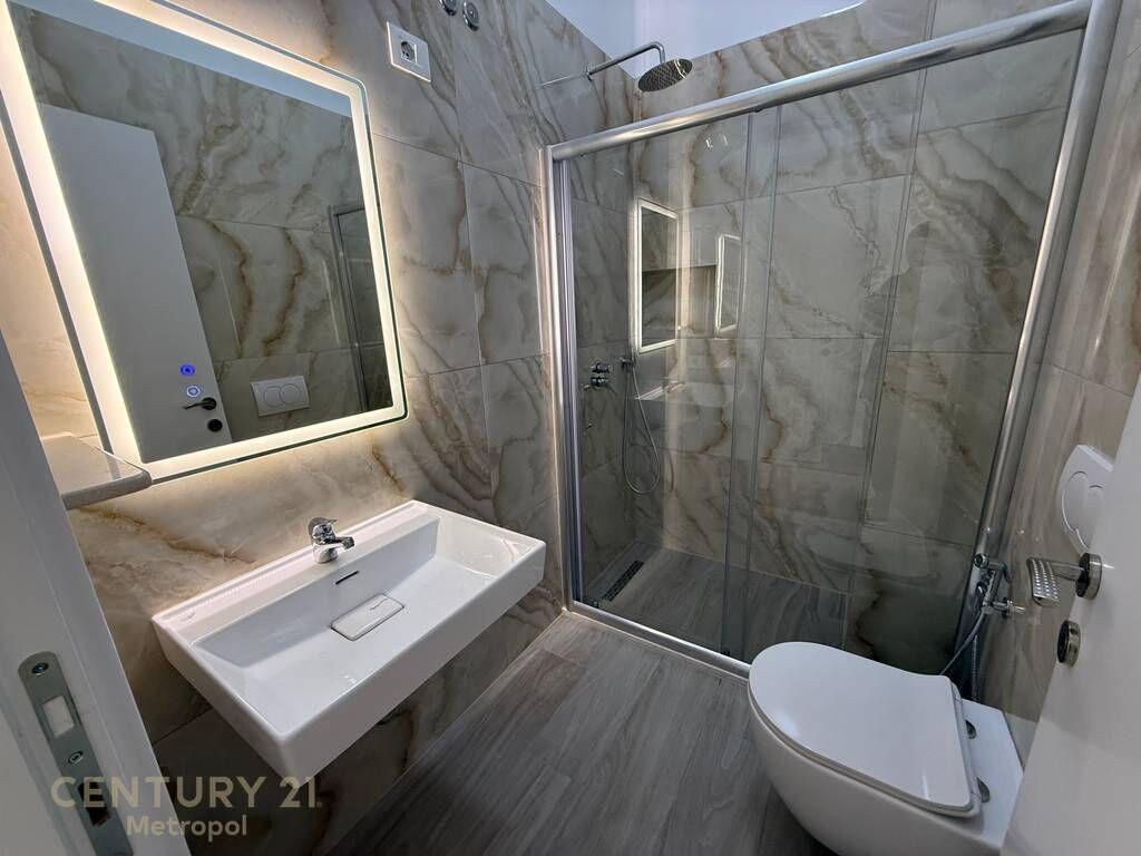 JEPET ME QIRA APARTAMENT 2+1+2, KAMËZ QENDËR!