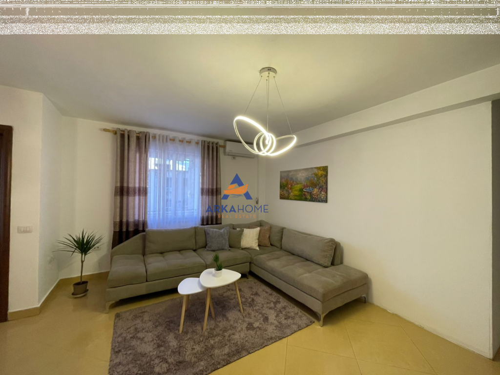 AFFITTASI APPARTAMENTO 2+1+ BALCONE "BULEVARDI ZOGU I PARE " 800 EURO