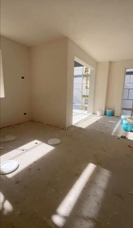 Shitet Apartament  1+1 , Liqeni i Thate !