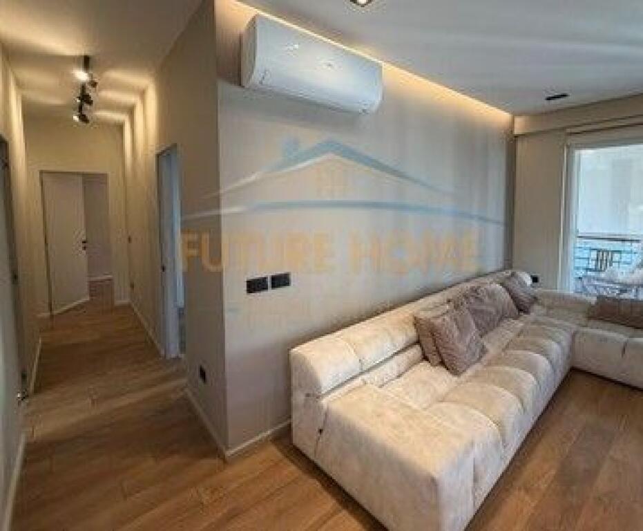 Qira, Apartament 2+1+2+POST PARKIMI Liqeni i Thate.