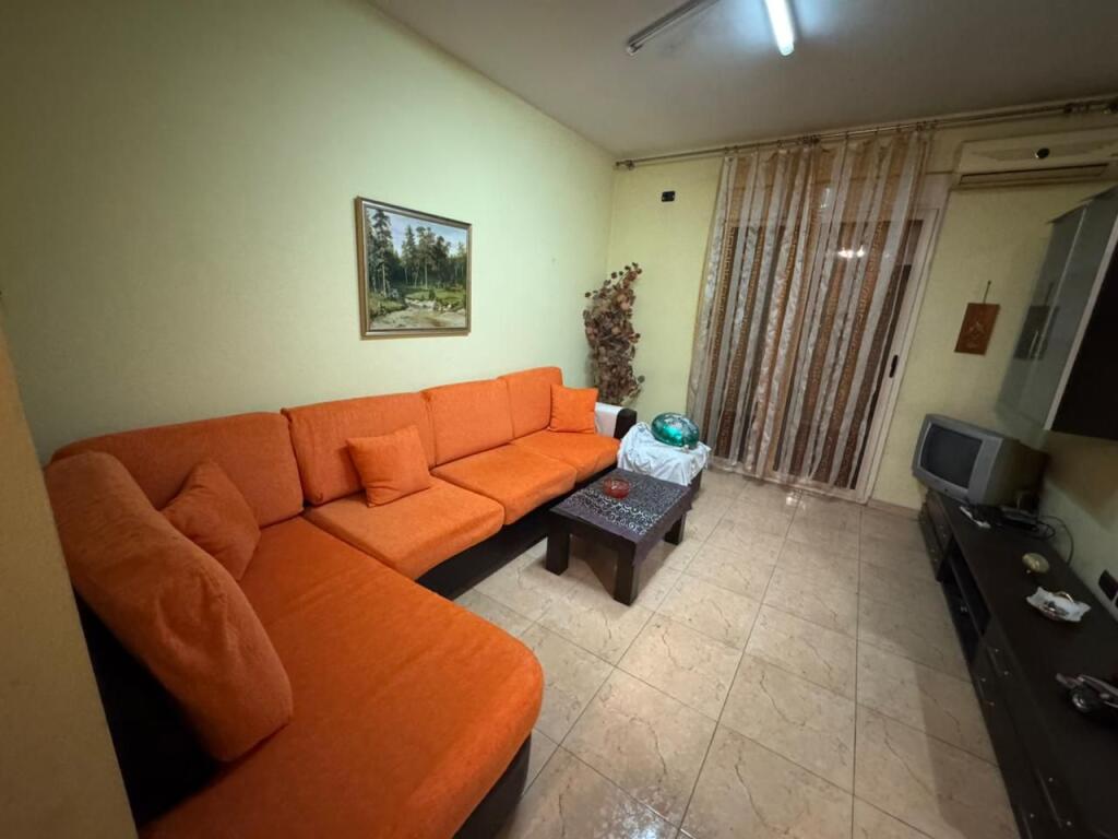 ✨ Appartamento 2+1+2 in affitto – Myslym Shyri ✨ 
 📍 Posizione: Myslym Shyri, di fronte alla Direzione della Polizia