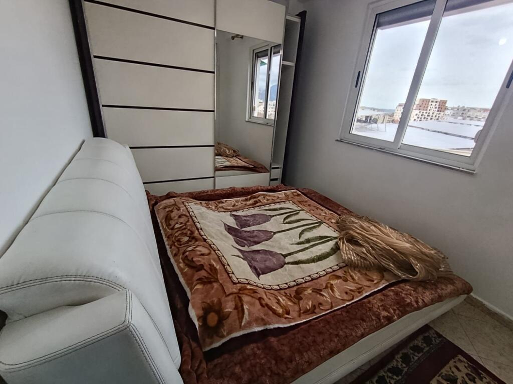 Jepet me qera apartament 2+1 te Zogu i Zi