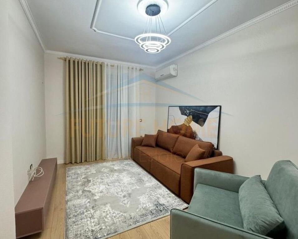 Shitet, Apartament 2+1+2, Misto Mame