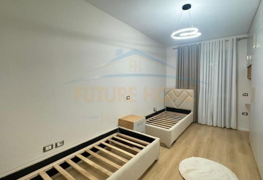 Shitet, Apartament 2+1+2, Misto Mame
