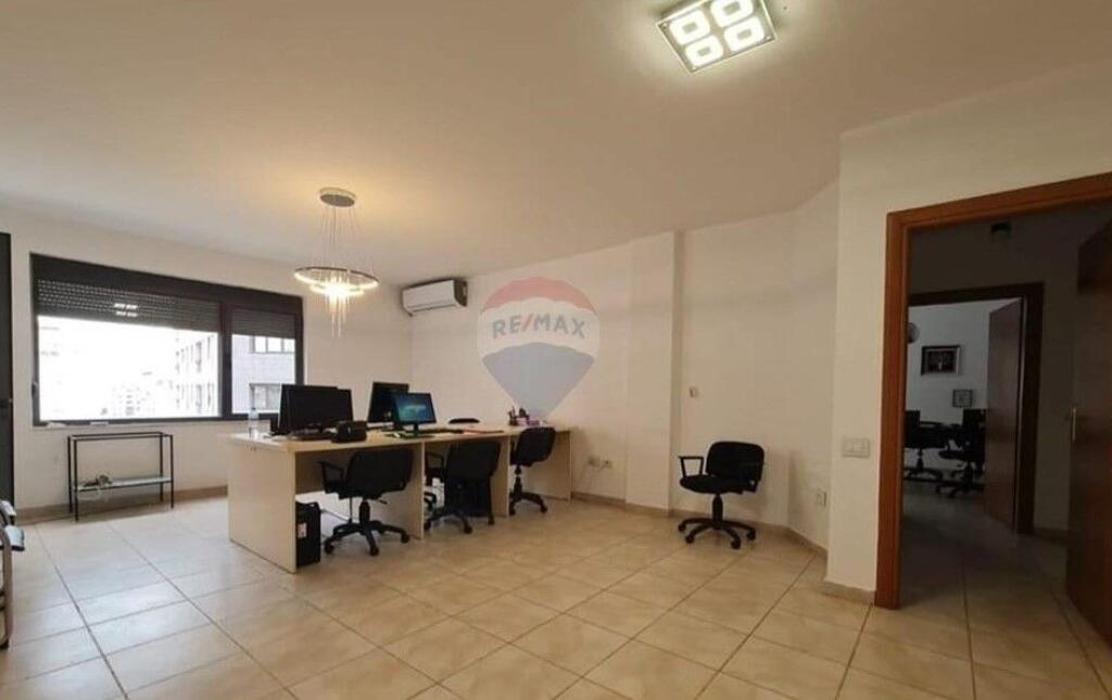 Ufficio - In Affitto - Via delle Barricate, Tirana!!! ID: 530571010-12