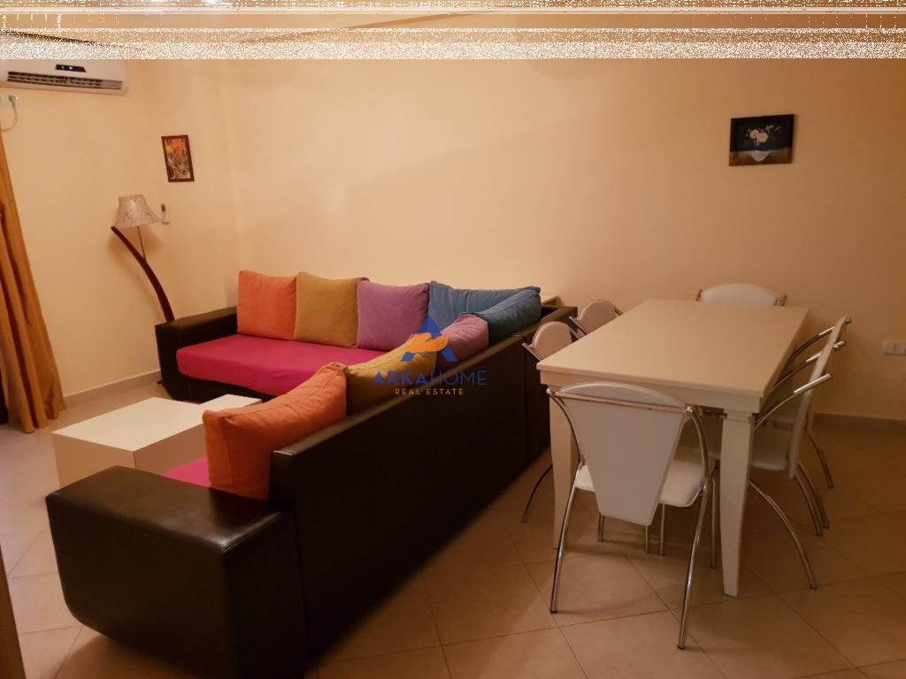 AFFITTASI APPARTAMENTO 2+1+BALCONE "VIA RAMAZAN SHIJAKU, VIA DELLE BARRICATE" 680 EURO