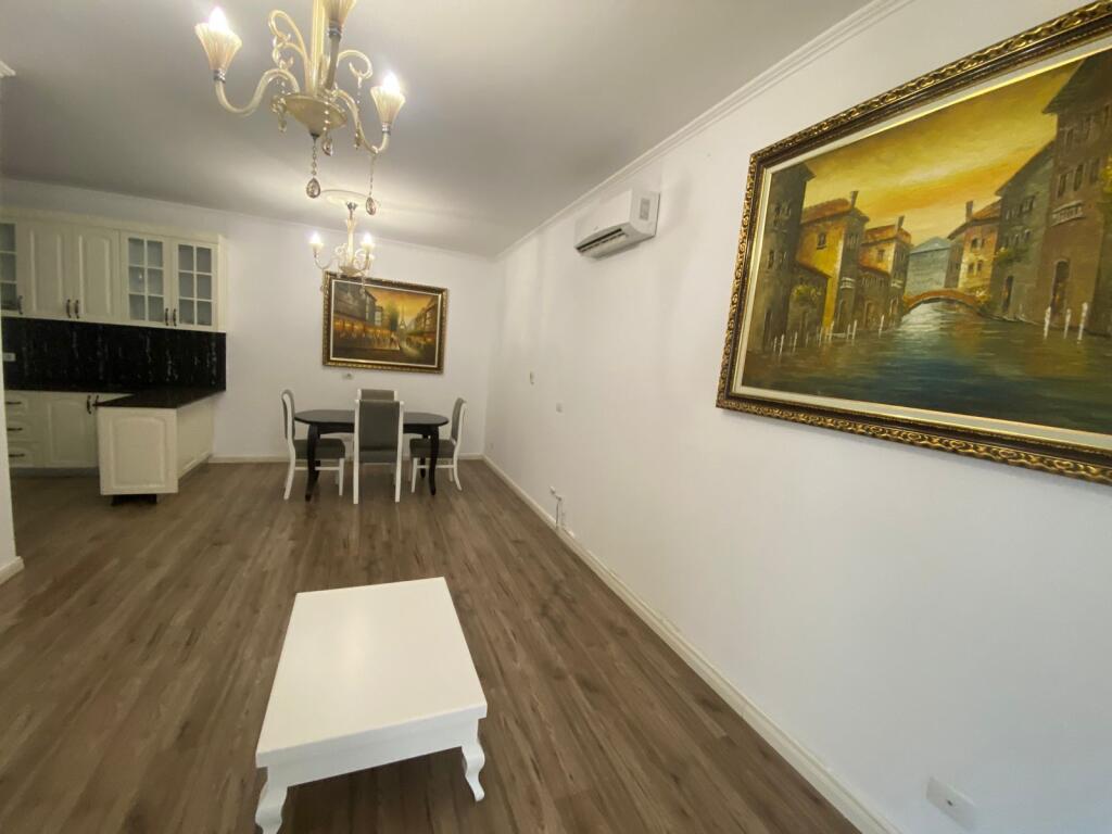 Appartamento 2+1+2 bagni+Veranda in vendita vicino al Ristorante Freskut