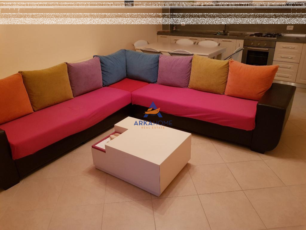 AFFITTASI APPARTAMENTO 2+1+BALCONE "VIA RAMAZAN SHIJAKU, VIA DELLE BARRICATE" 680 EURO