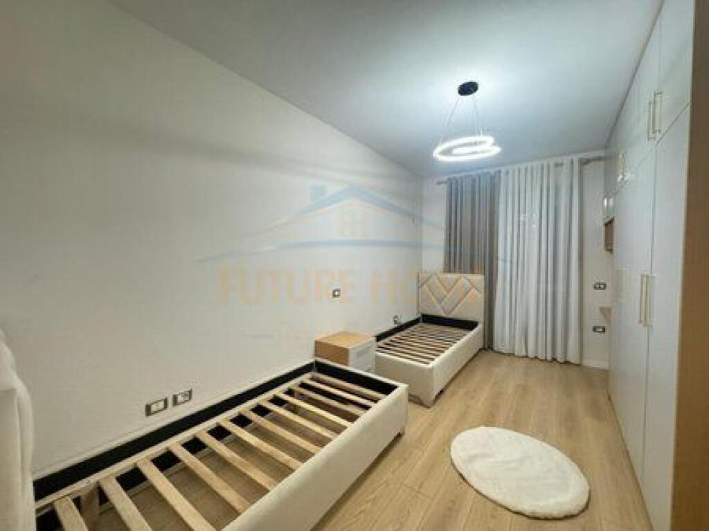 Shitet, Apartament 2+1+2, Misto Mame