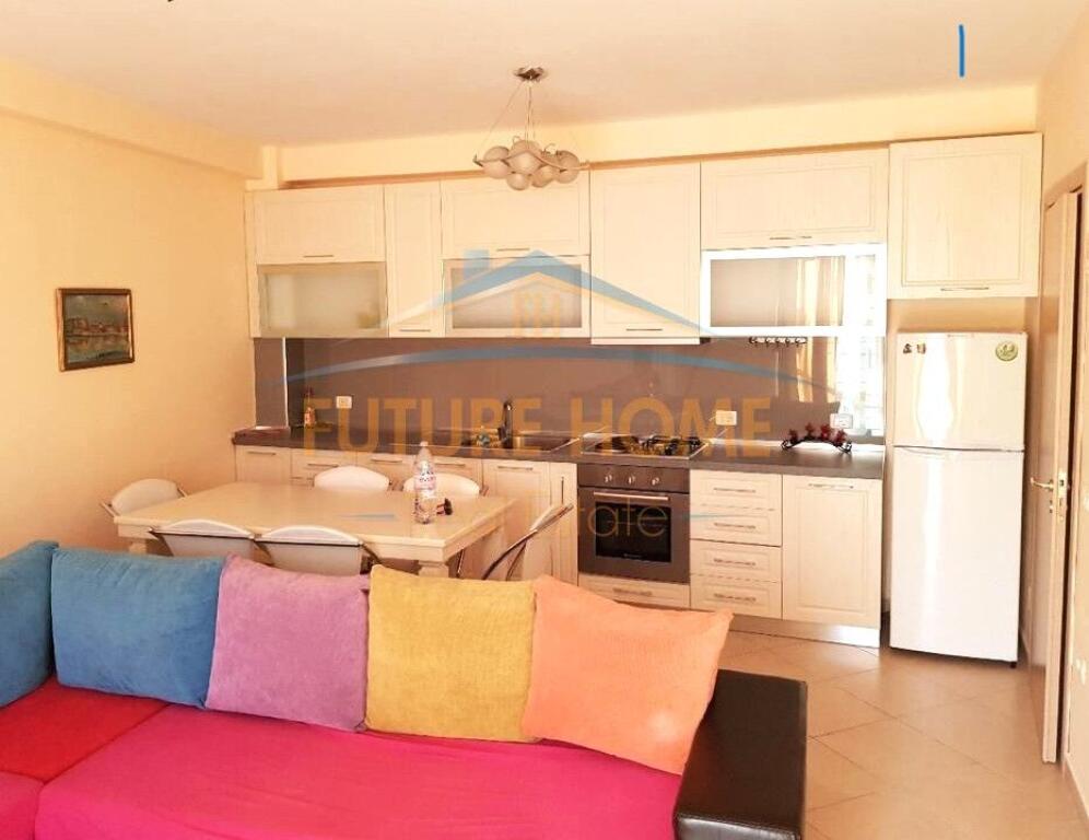Apartament 2+1+2, per Qira, Rruga e Barrikadave Tirane