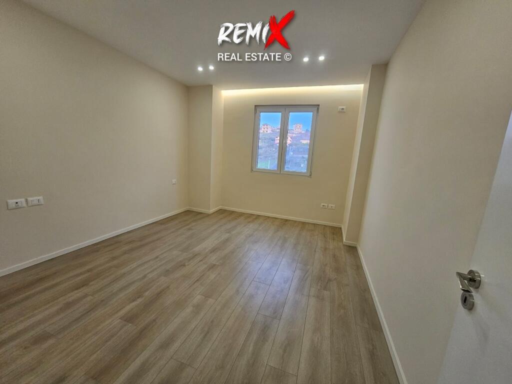 🏡 VENDESI APPARTAMENTO 1+1 + VERANDA – ROCCIA DI KAVAJË