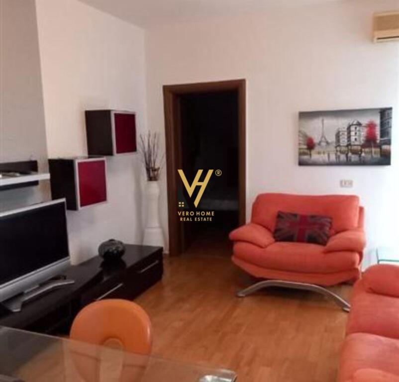 AFFITTASI APPARTAMENTO 1+1+BLK A 21 DICEMBRE 600 EURO