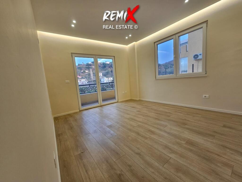 🏡 VENDESI APPARTAMENTO 1+1 + VERANDA – ROCCIA DI KAVAJË