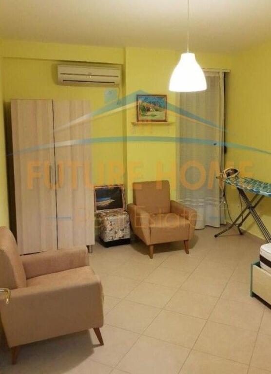 Qira, Apartament 2+1+2, Rruga e Barrikadave.