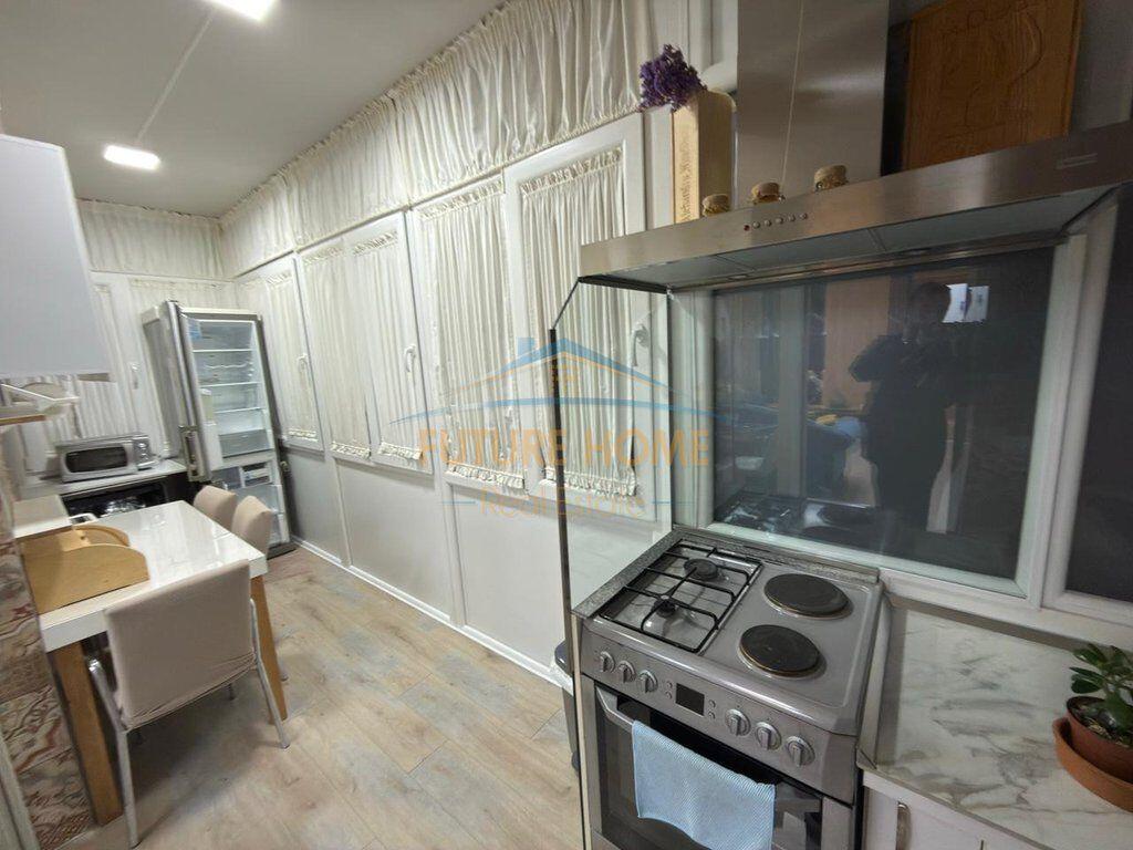Affitto, Appartamento 3+1+2+Posto Auto, Lago Secco, Tirana.