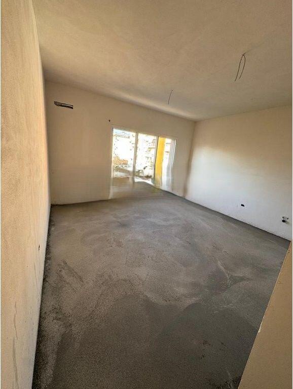 FOR SALE APARTMENT 2 + 1 + PARKING SPACE NEAR THE RED SCHOOL! 198,000 €