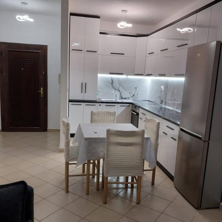 JEPET ME QIRA APARTAMENT 1+1 NË ASTIR, BAR XHAMERO