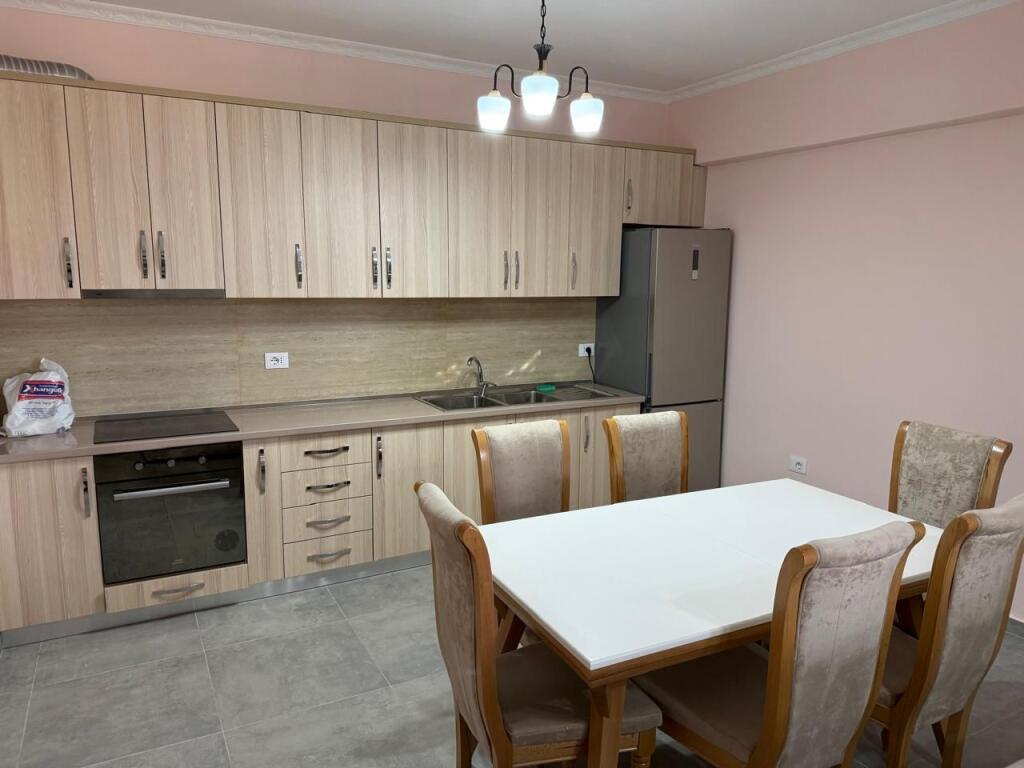 1+1+Parking Me Qera, Rezidenca Oasis, Astir