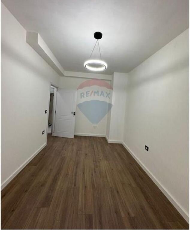 Apartament 1+1- Për Shitje - Komuna e Parisit, Tiranë!!! ID: 530261038-4739