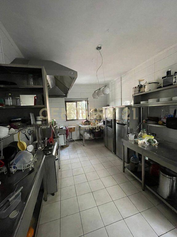 BAR-RESTORANT ME QIRA, VENDOSUR TEK RRETH-RROTULLIMI I SHKOZES!