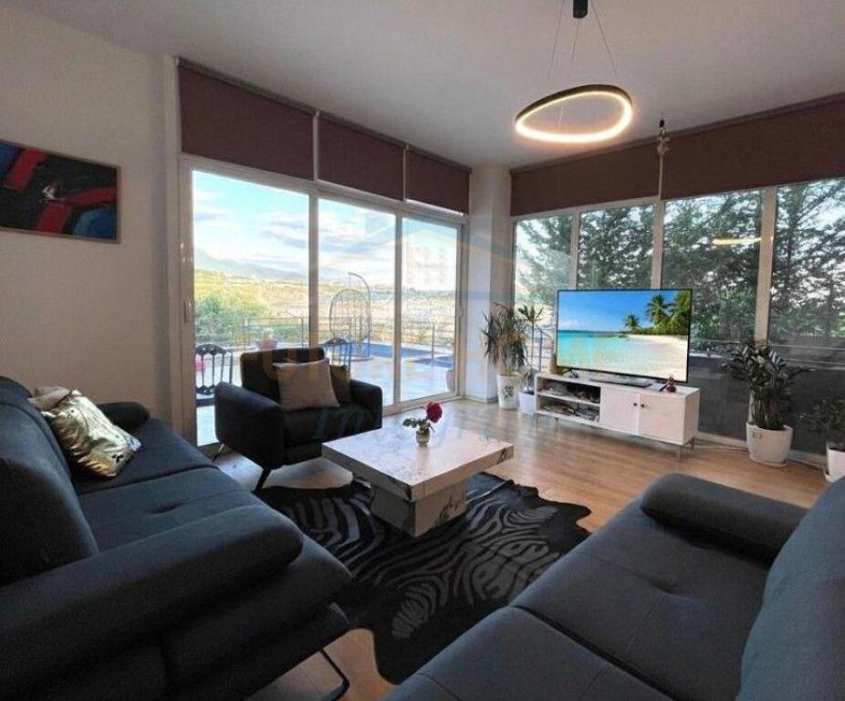 Affitto, Villa su 2 piani con piscina, Farkë, Tirana