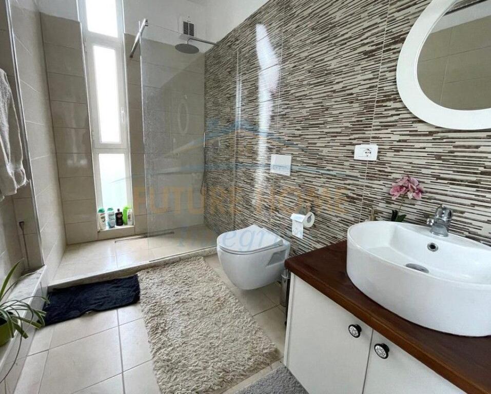 Affitto, Villa su 2 piani con piscina, Farkë, Tirana