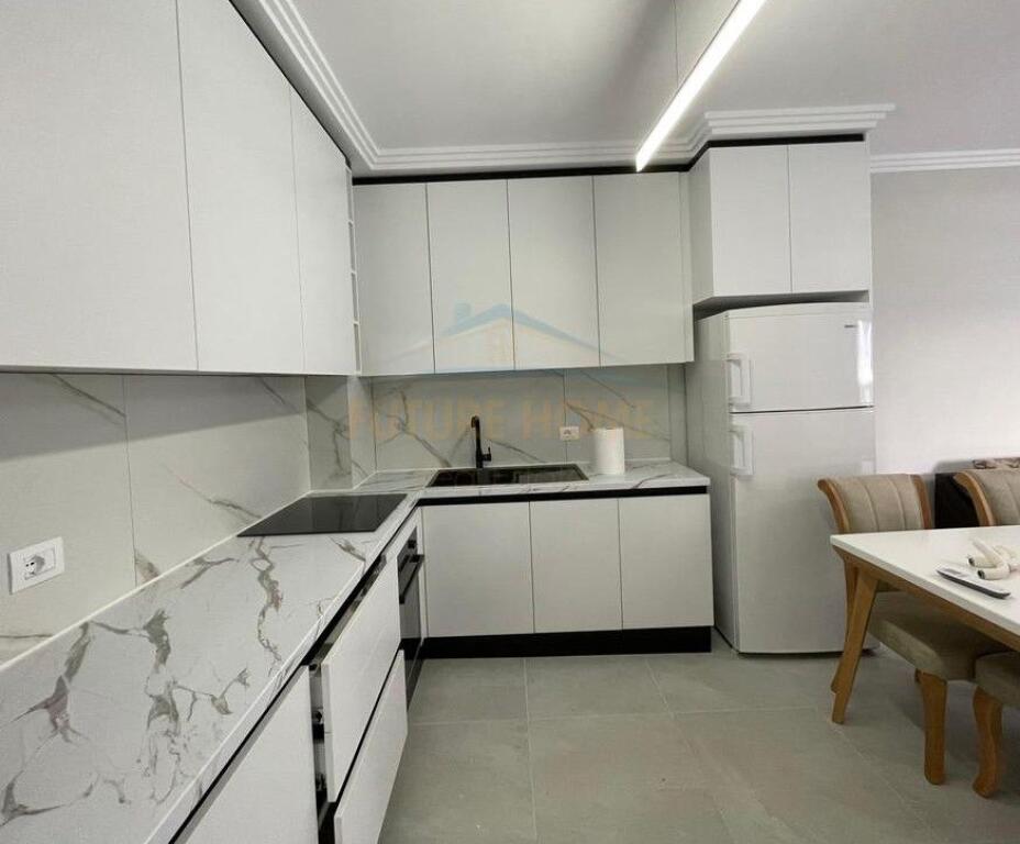 Affitto, Appartamento 2+1+Posto auto, Univers City, QTU, Tirana.