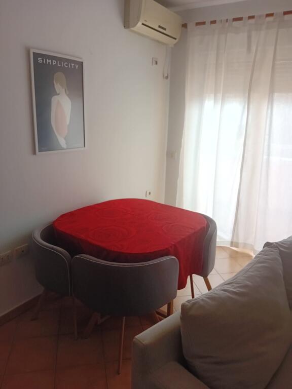 Jepet me qera apart 1+1 perballe Ambasades USA
