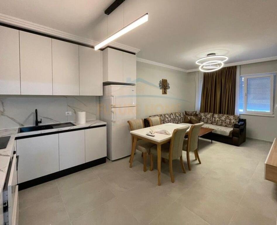 Affitto, Appartamento 2+1+Posto auto, Univers City, QTU, Tirana.