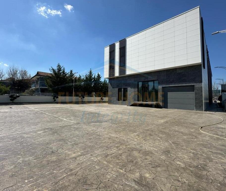 Qera, Godinë Biznesi Multifunksionale, Mëzez, Tiranë
