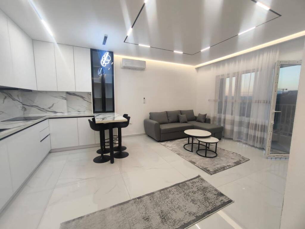 Jepet me qira apartament 1+1 te rrethrrotullimi i  Zogut i Zi