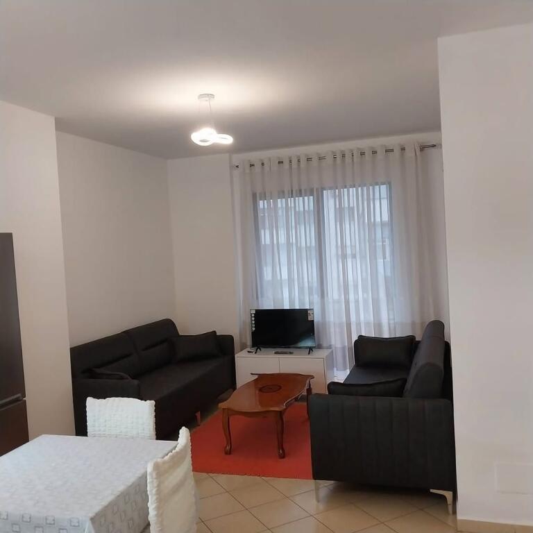 JEPET ME QIRA APARTAMENT 1+1 NË ASTIR, BAR XHAMERO