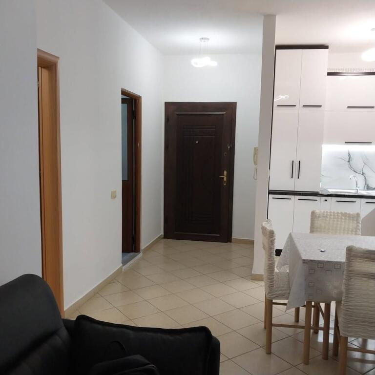 JEPET ME QIRA APARTAMENT 1+1 NË ASTIR, BAR XHAMERO