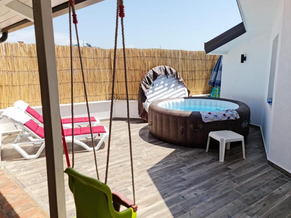 Shitet Penthouse Ne Golem