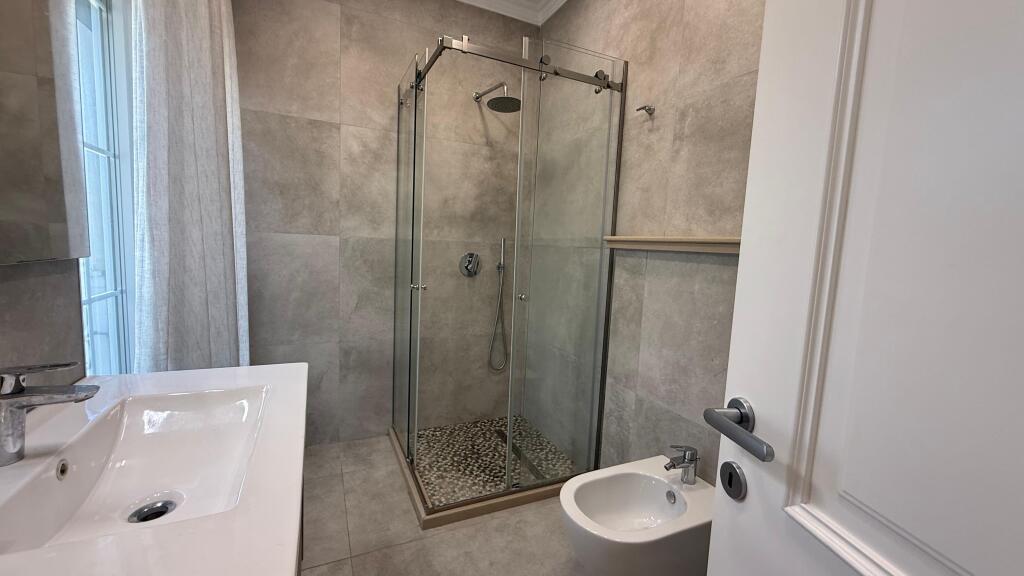 Vile Luksoze individuale per shitje ne Durres!