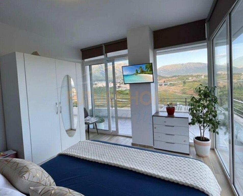 Affitto, Villa su 2 piani con piscina, Farkë, Tirana
