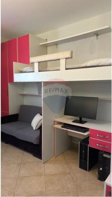 Apartament 2+1 tek ish tregu elektrik