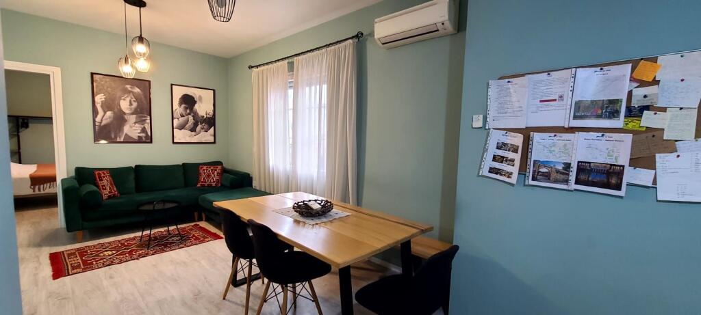 Apartament modern me qira 2+1  në Rrugën e Durrësit