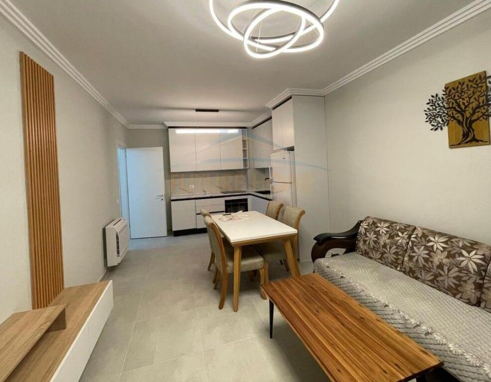Affitto, Appartamento 2+1+Posto auto, Univers City, QTU, Tirana.