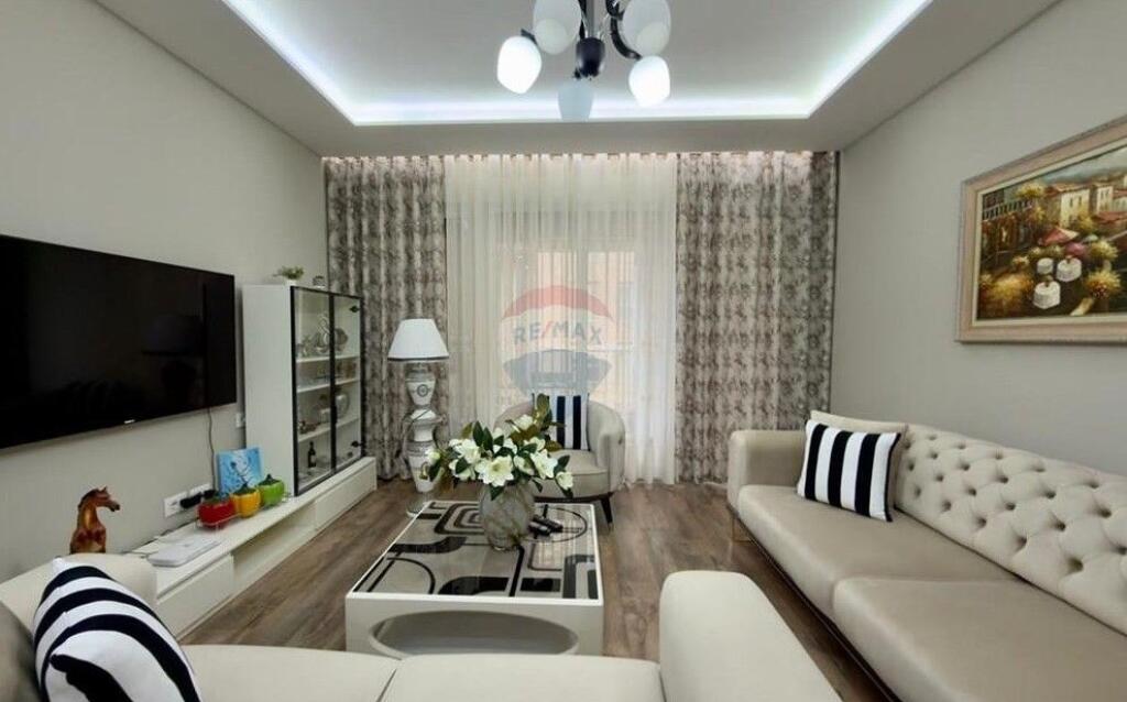 Apartament 2+1 - Për Shitje - Profarma, Tiranë!!! ID: 530181047-553
