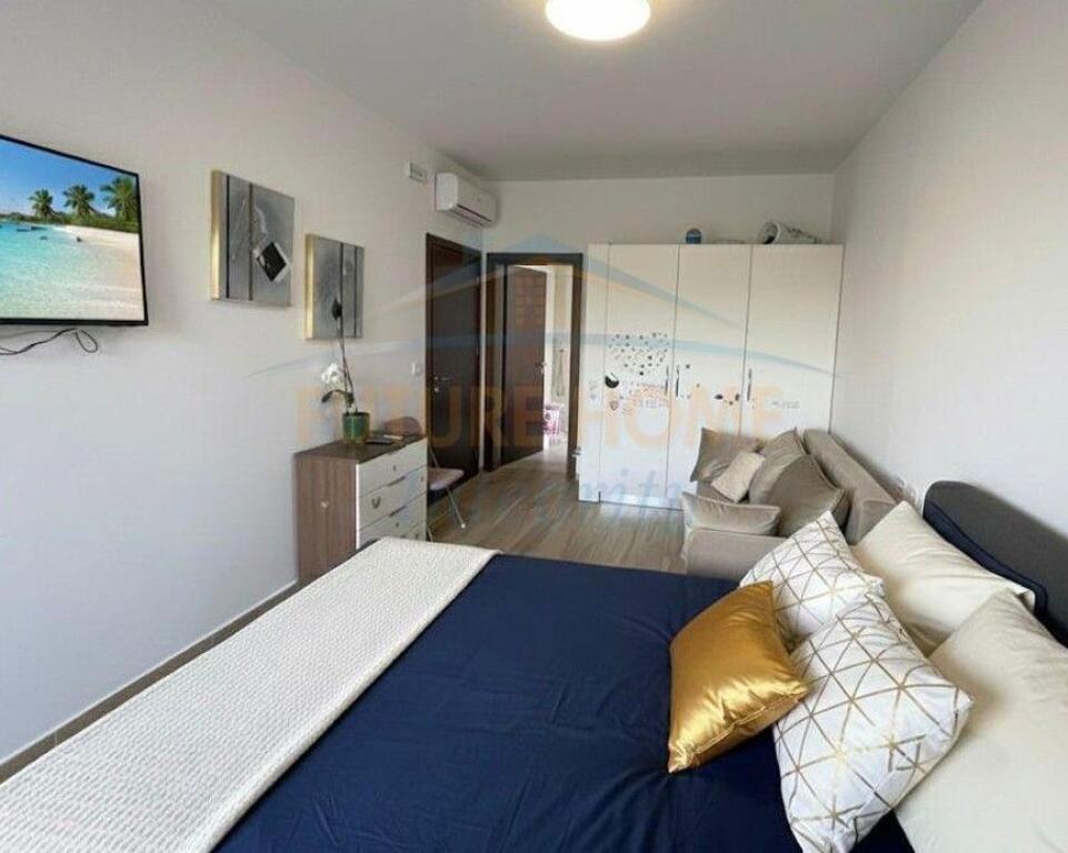 Affitto, Villa su 2 piani con piscina, Farkë, Tirana