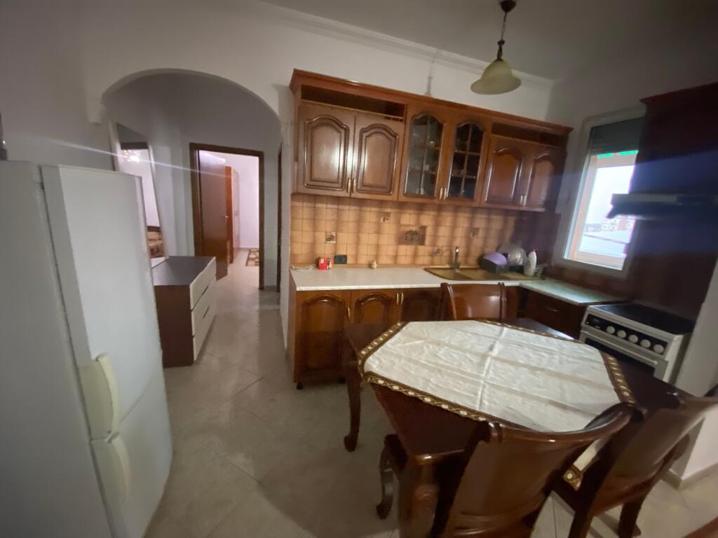 2+1,i mobiluar universitsti logos ,zog i zi,450 euro